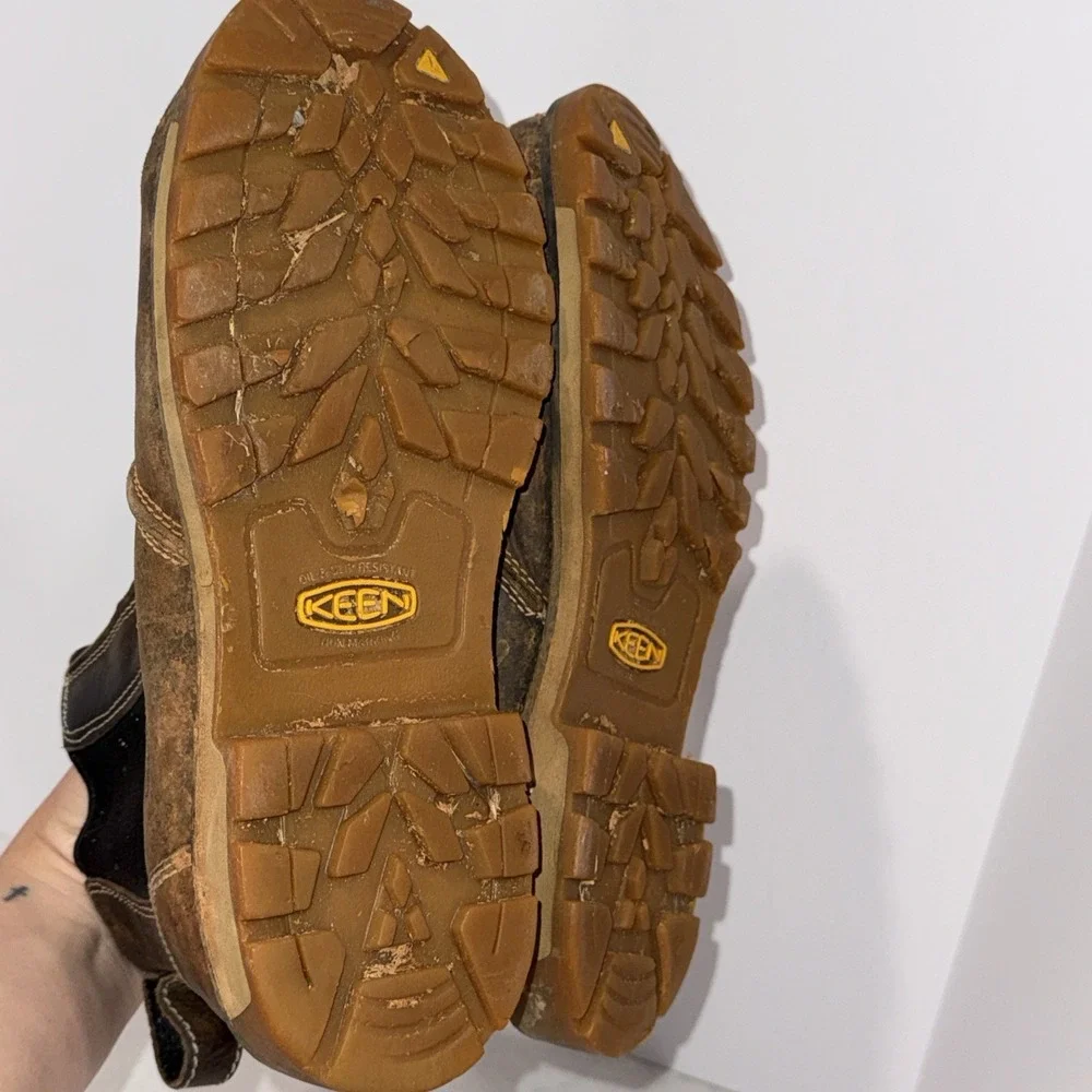 Keen boots brown